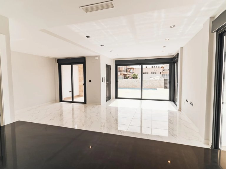 Villa for Sale in Orihuela Costa, Alicante 10