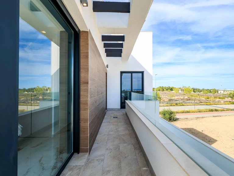 Villa for Sale in Pilar De La Horadada, Alicante 32
