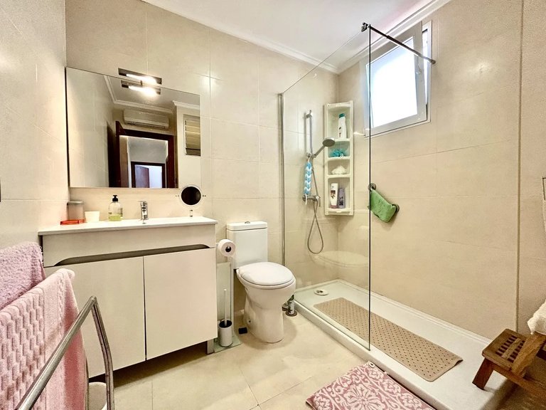 Apartment for Sale in Punta Prima, Alicante 17