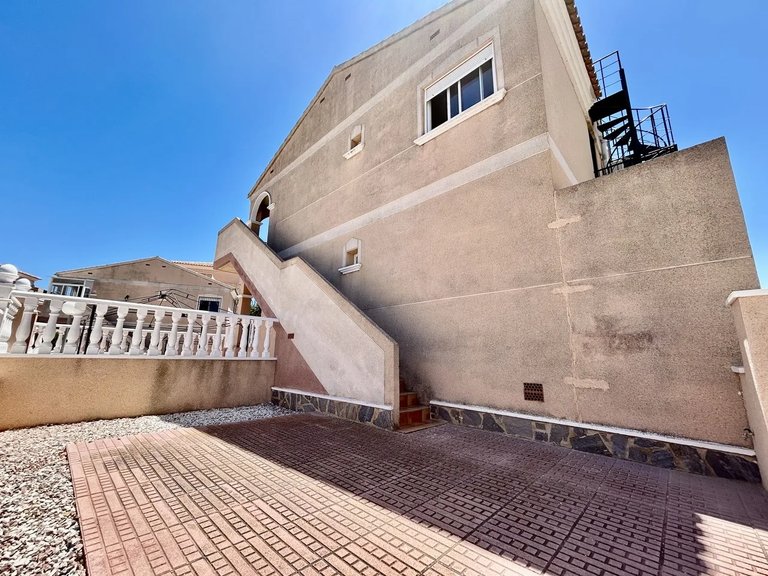 Villa for Sale in La Zenia, Alicante 25