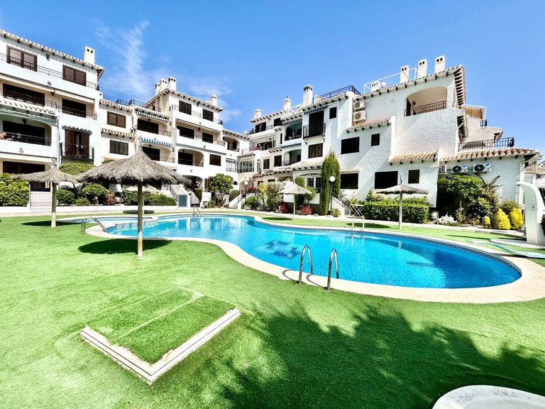 Apartment for Sale in Cabo Roig, Alicante 1