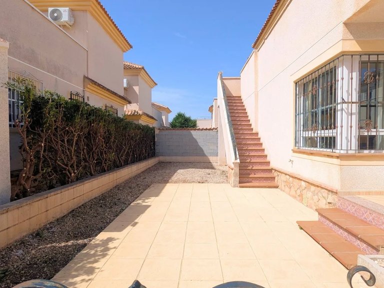 Villa for Sale in Lo Crispin, Alicante 3