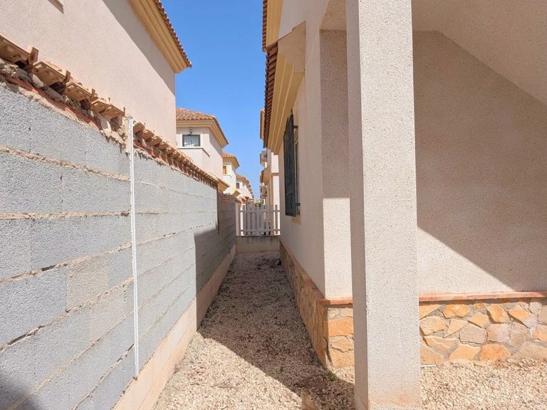 Villa for Sale in Lo Crispin, Alicante 8