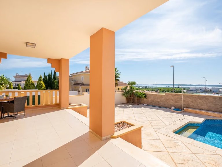 Villa for Sale in Rojales, Alicante 26