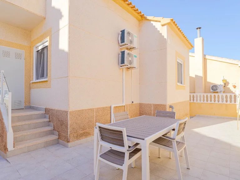 Villa for Sale in Orihuela-costa, Alicante 44