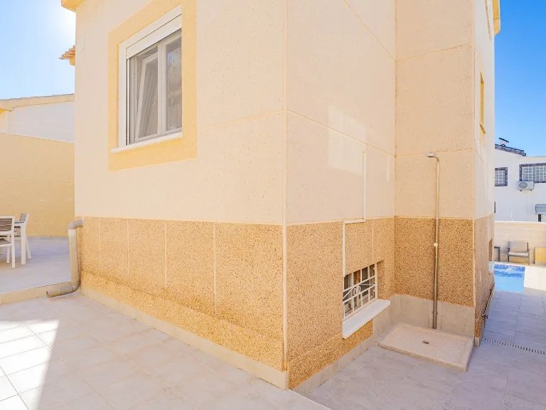 Villa for Sale in Orihuela-costa, Alicante 45