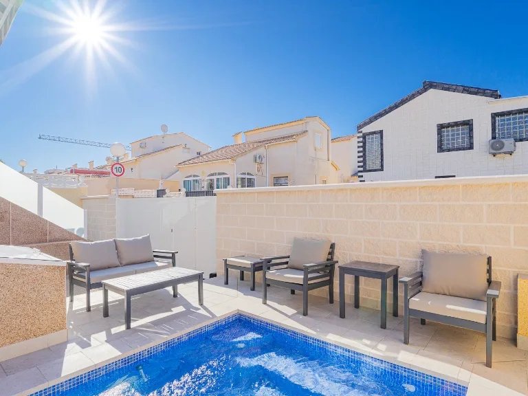 Villa for Sale in Orihuela-costa, Alicante 46