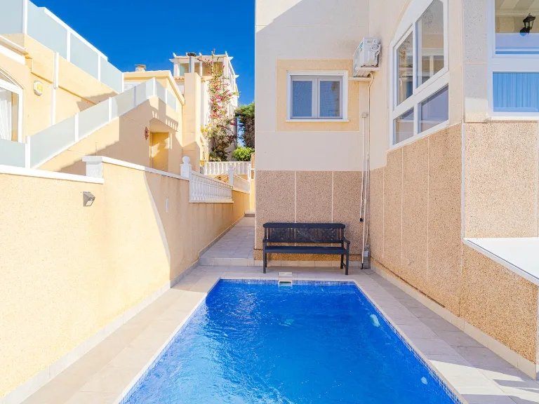 Villa for Sale in Orihuela-costa, Alicante 48