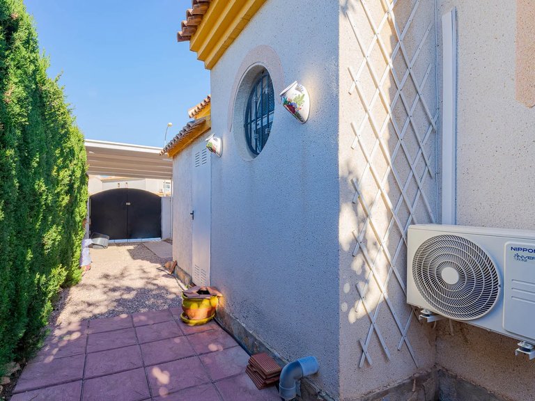 Town House for Sale in Playa Flamenca, Alicante 8