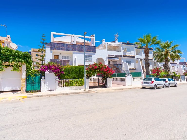 Apartment for Sale in Punta Prima, Alicante 33
