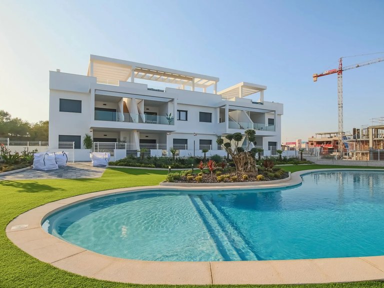 Apartment for Sale in Los Balcones, Alicante 26