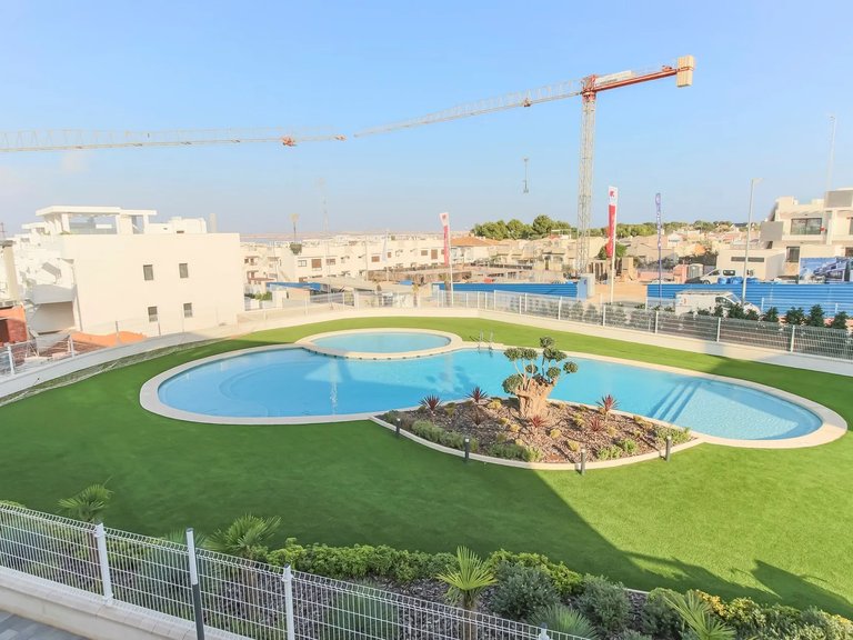 Apartment for Sale in Los Balcones, Alicante 28