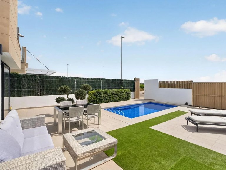 Villa for Sale in Guardamar Del Segura, Alicante 4