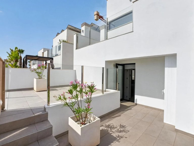 Villa for Sale in Guardamar Del Segura, Alicante 34