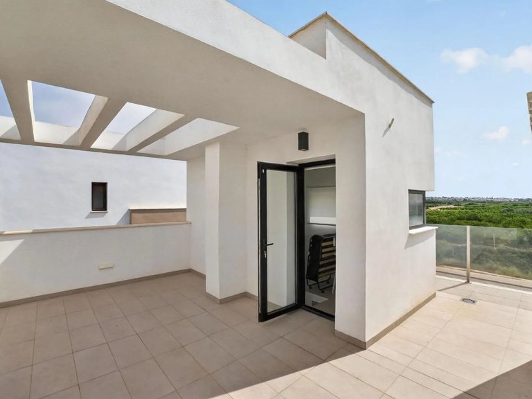Villa for Sale in Guardamar Del Segura, Alicante 36