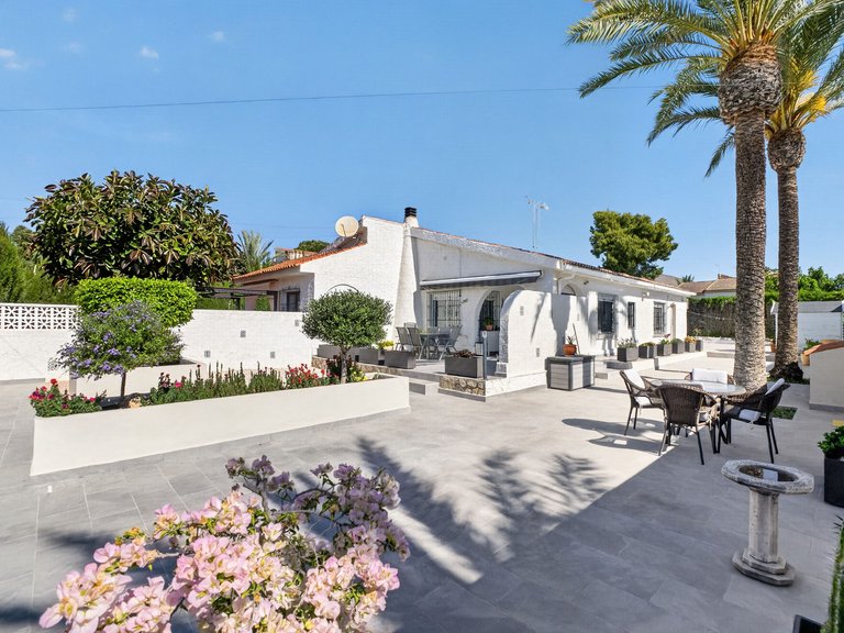 Villa for Sale in Torrevieja, 1