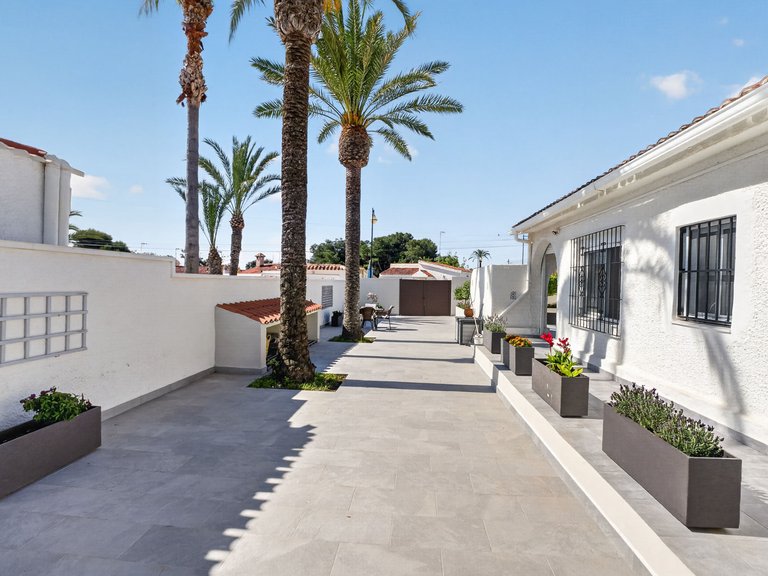 Villa for Sale in Torrevieja, 21
