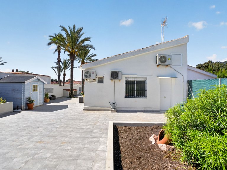 Villa for Sale in Torrevieja, 24