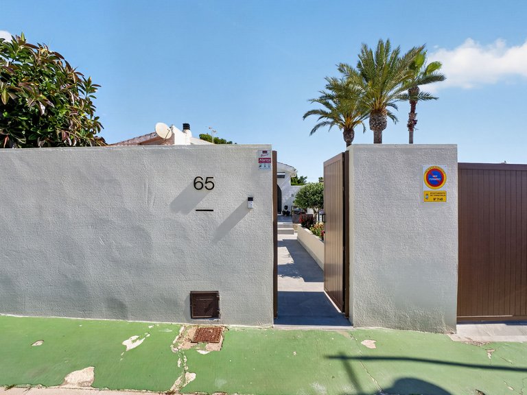 Villa for Sale in Torrevieja, 27