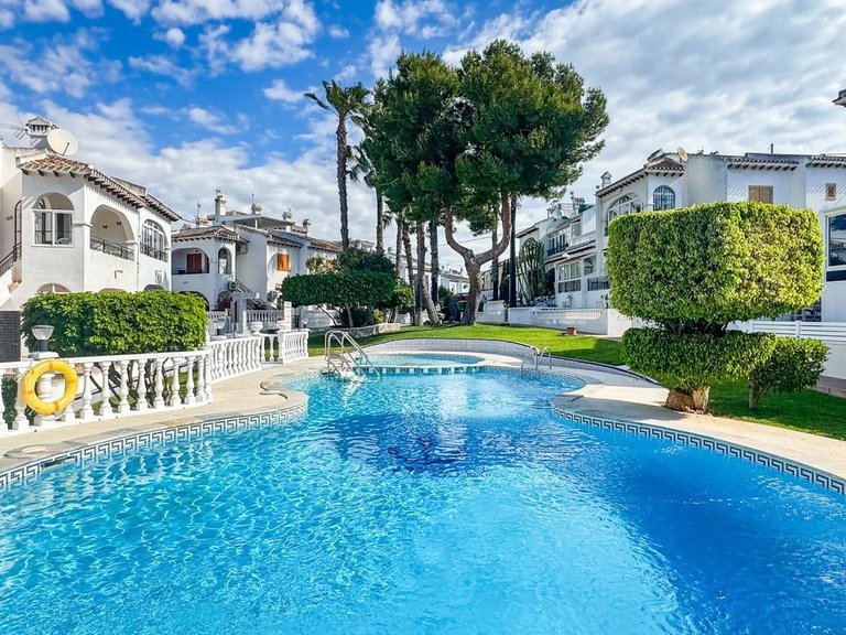 Villa for Sale in Torrevieja, Alicante 27