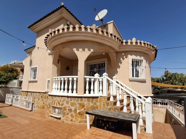 Villa for Sale in Ciudad Quesada, Alicante 1