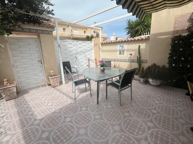 Villa for Sale in Dona Pepa, Ciudad Quesada, Alicante 2