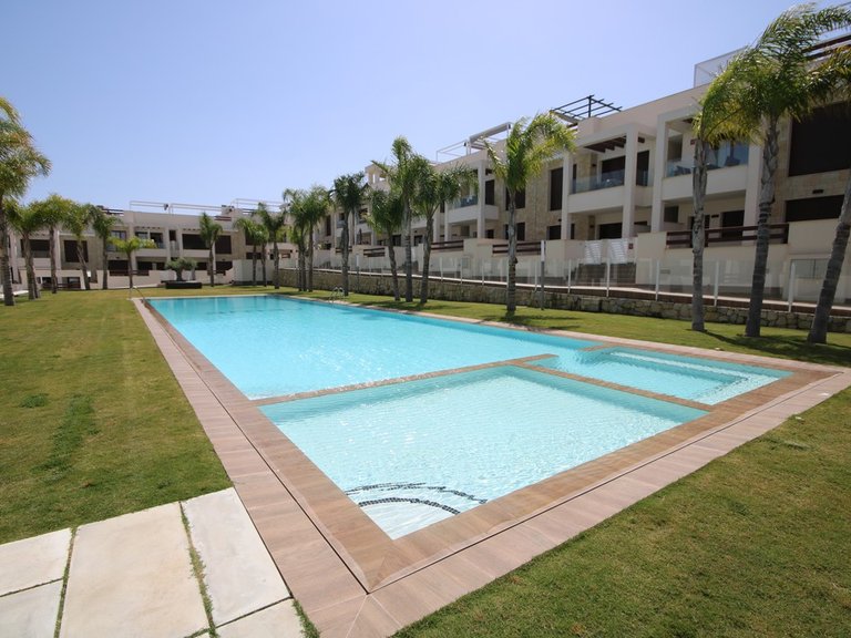 Apartment for Sale in Los Balcones, Alicante 2