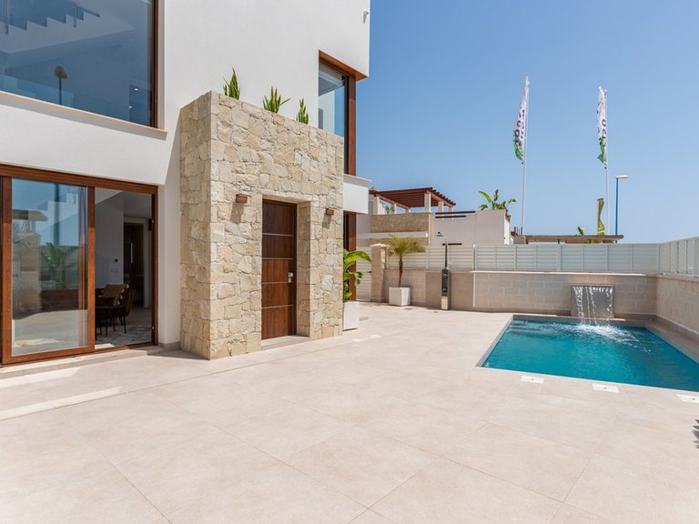 Villa for Sale in Los Montesinos, Alicante 2