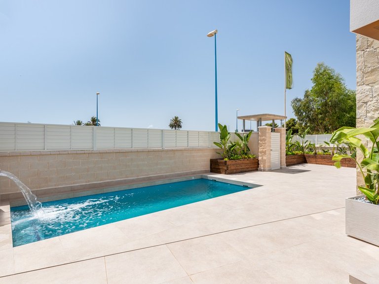 Villa for Sale in Los Montesinos, Alicante 3