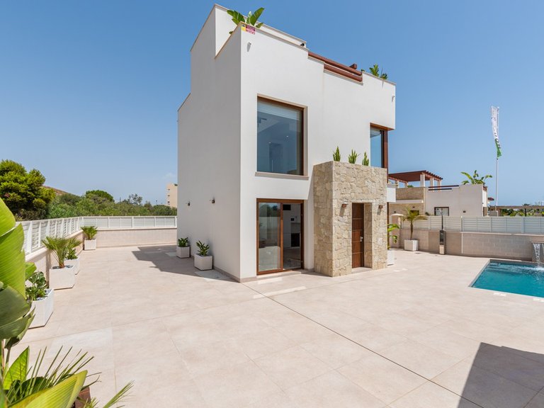 Villa for Sale in Los Montesinos, Alicante 4