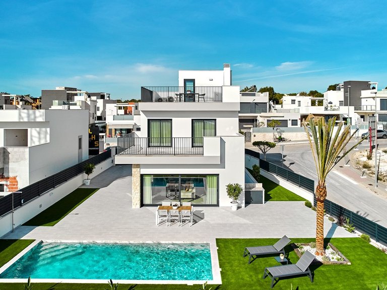 Villa for Sale in San Miguel De Salinas, Alicante 1