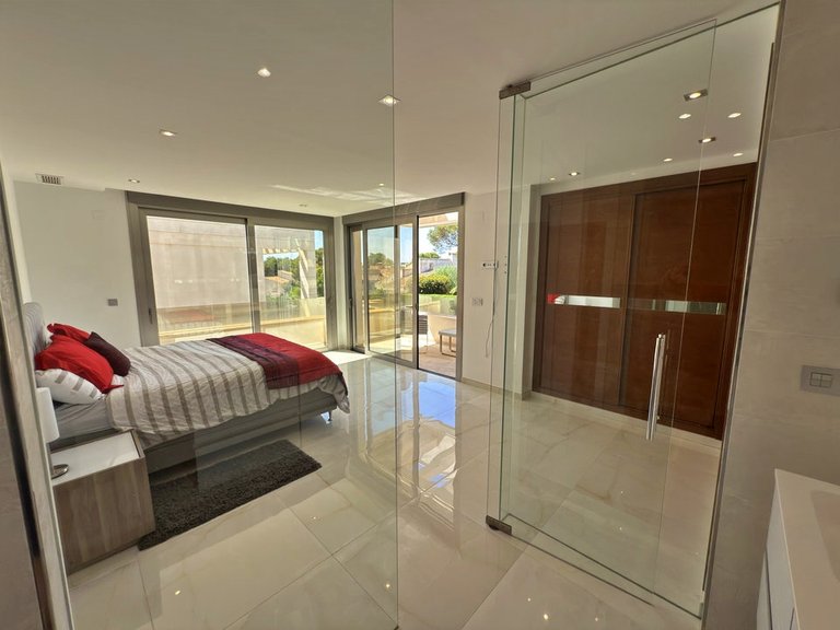 Villa for Sale in Villamartin, Alicante 35