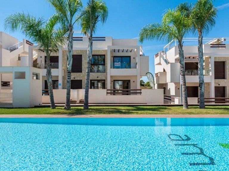 Villa for Sale in Torrevieja, Alicante 1