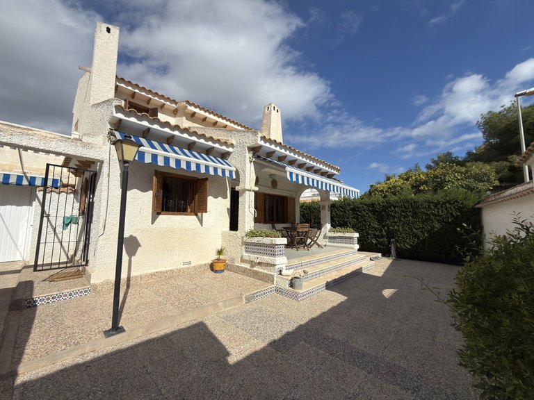 Villa for Sale in La Zenia, Alicante 13