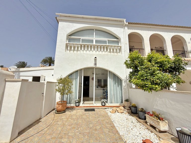 Town House for Sale in Villamartin, Alicante 1