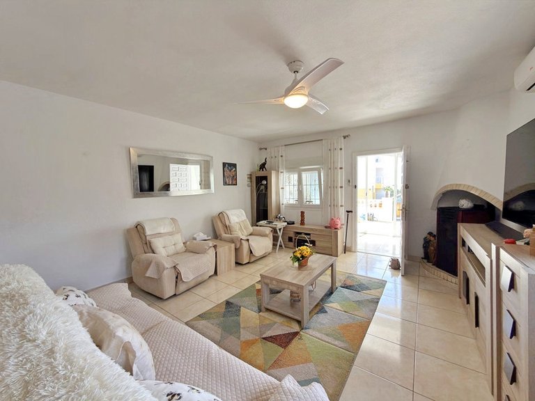 Town House for Sale in Villamartin, Alicante 6