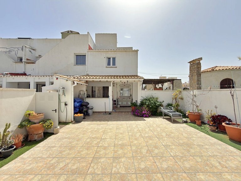 Town House for Sale in Villamartin, Alicante 15
