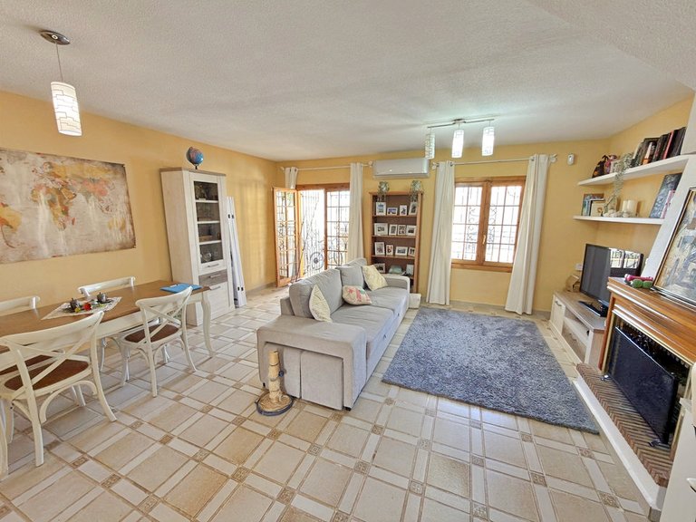 Town House for Sale in Villamartin, Alicante 12