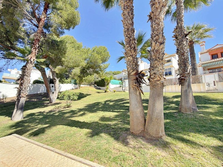 Town House for Sale in Villamartin, Alicante 3
