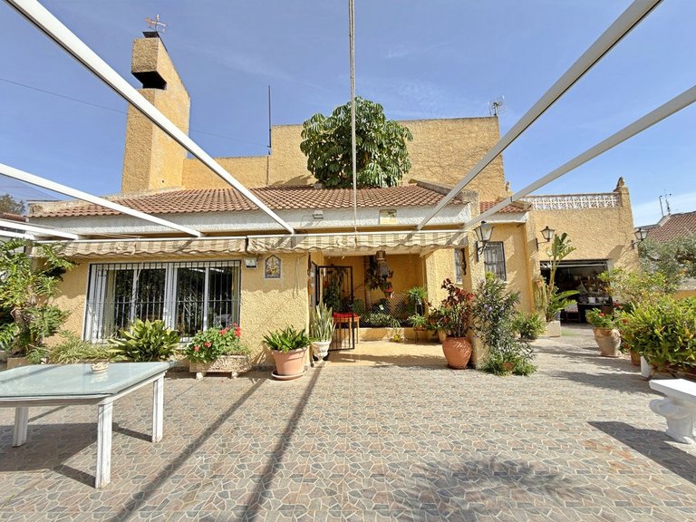 Villa for Sale in San Miguel De Salinas, Alicante 3