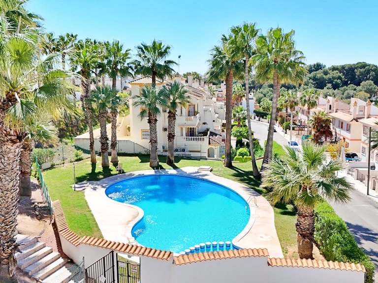 Town House for Sale in Villamartin, Alicante 1