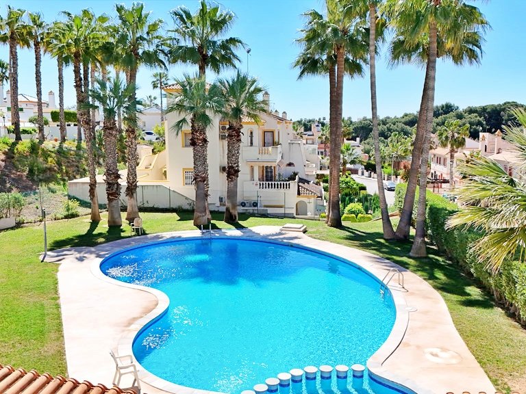Town House for Sale in Villamartin, Alicante 2