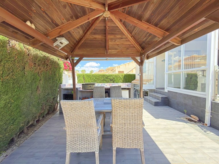 Villa for Sale in La Zenia, Alicante 10