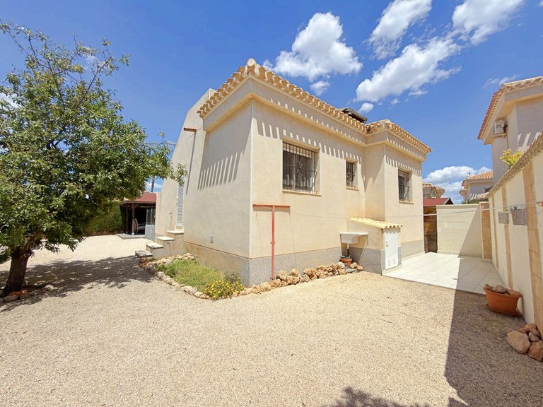Villa for Sale in La Zenia, Alicante 30