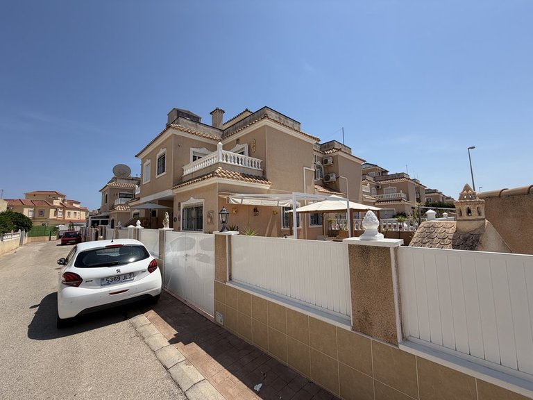 Town House for Sale in Cabo Roig, Alicante 25