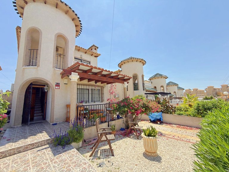 Villa for Sale in El Galan, Alicante 2