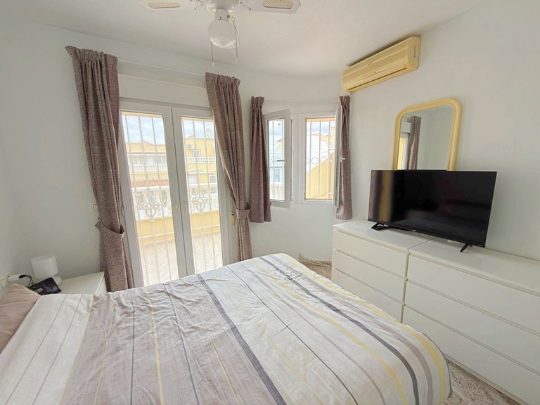 Town House for Sale in Villamartin, Alicante 27