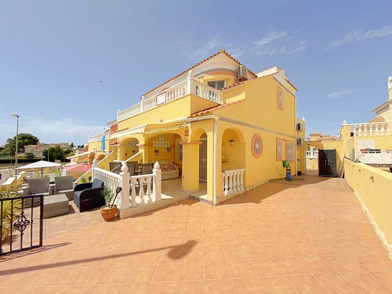 Town House for Sale in Blue Lagoon, Alicante 1