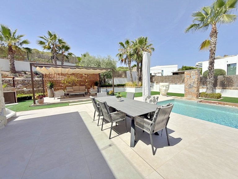 Villa for Sale in Las Colinas Golf, Alicante 7