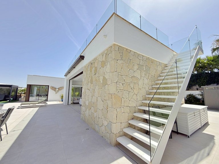 Villa for Sale in Las Colinas Golf, Alicante 12